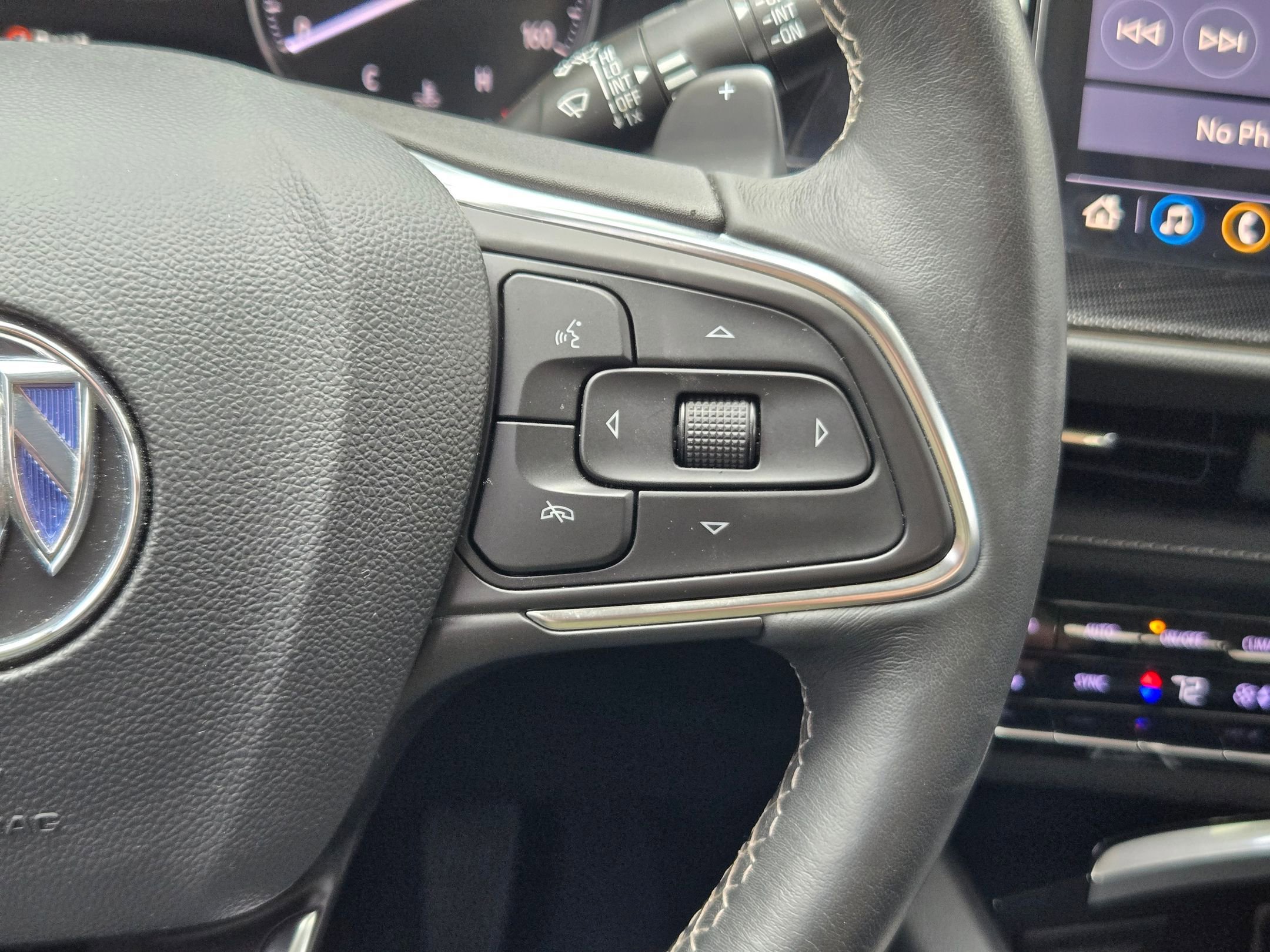 Certified 2021 Buick Envision Essence w/ Technology Package I FWD image 13