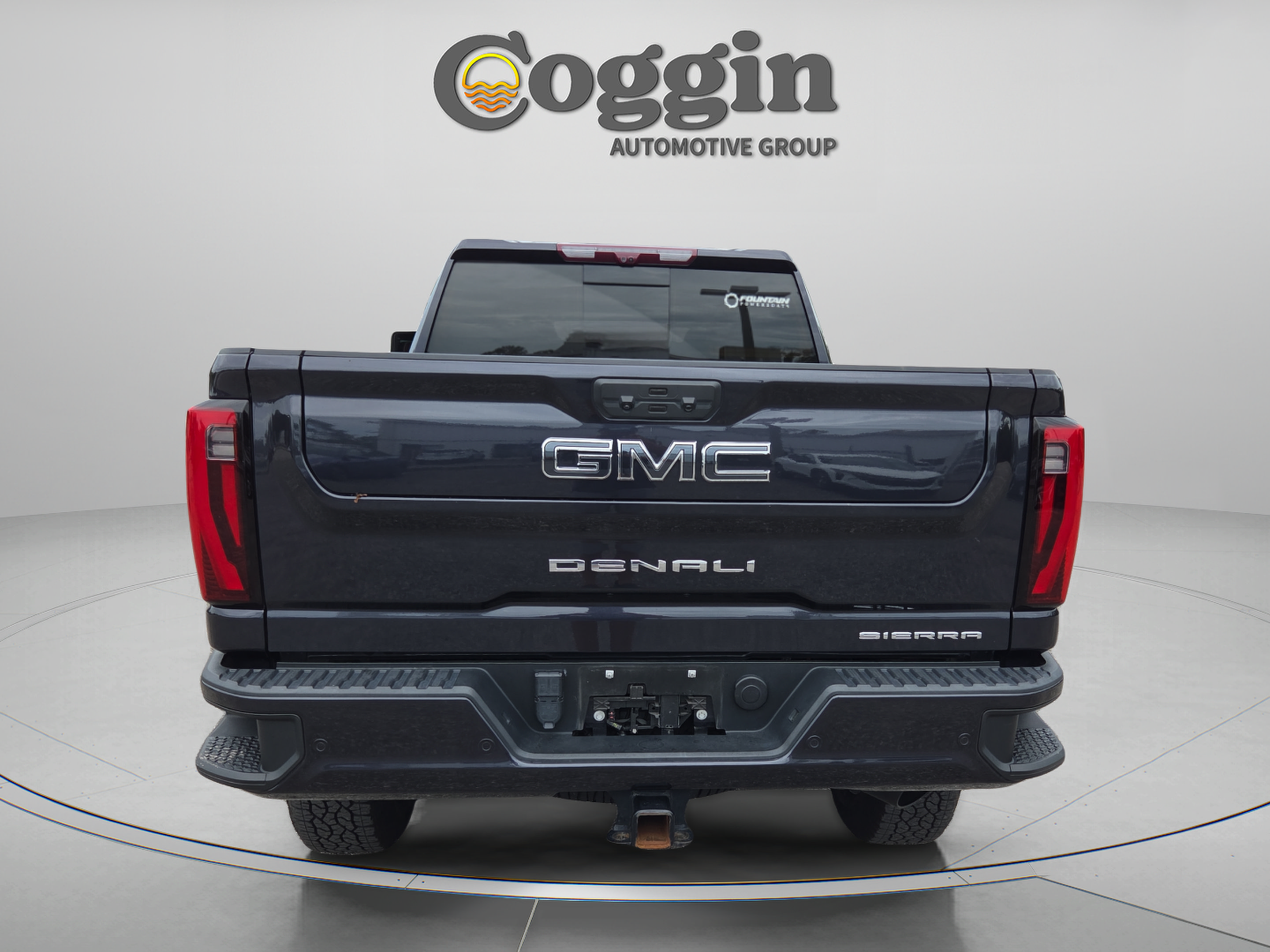 Used 2024 GMC Sierra 3500 Denali Ultimate AWD/4WD image 4