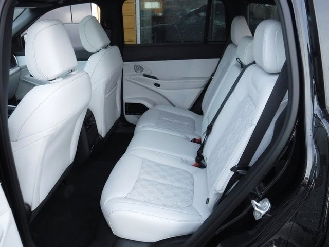 New 2026 Jeep Cherokee Overland image 40