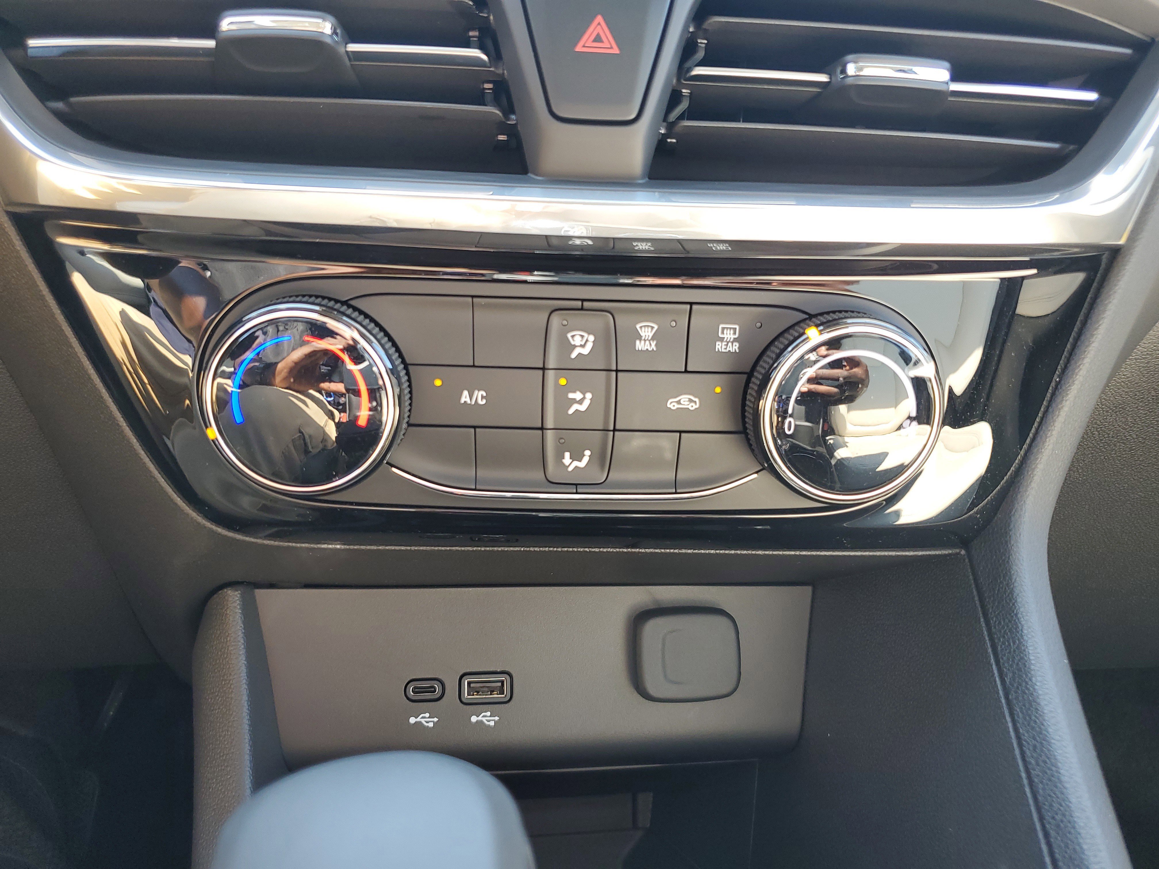 New 2026 Buick Encore GX Sport Touring image 25