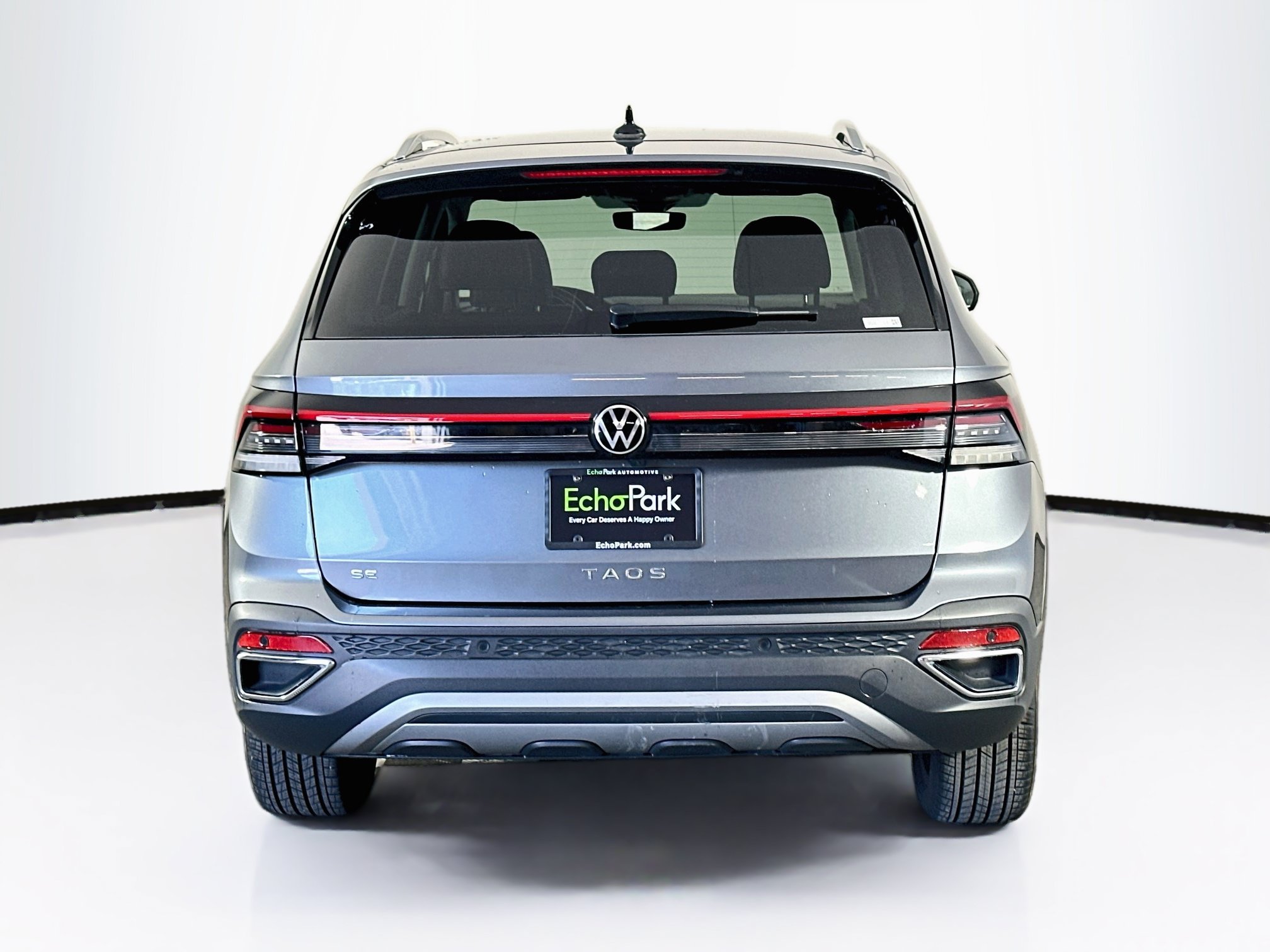 Used 2025 Volkswagen Taos SE FWD image 7