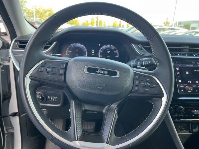 Used 2023 Jeep Grand Cherokee L Laredo image 13