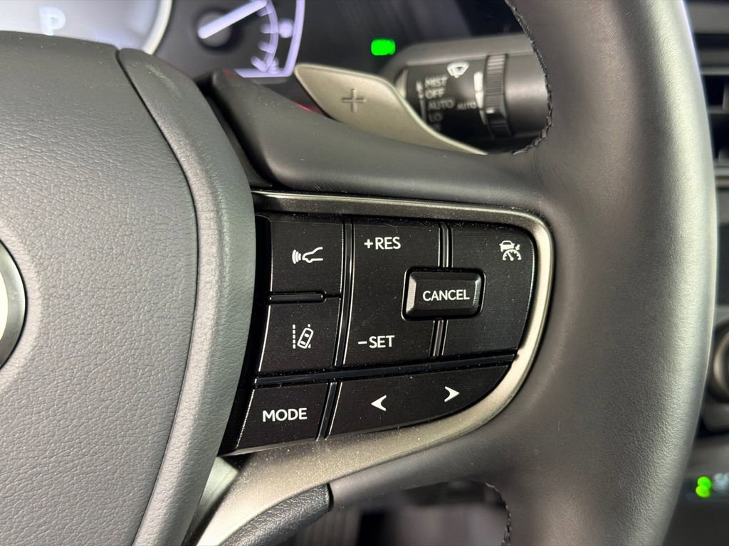 Used 2025 Lexus ES 300h w/ Premium Package image 27