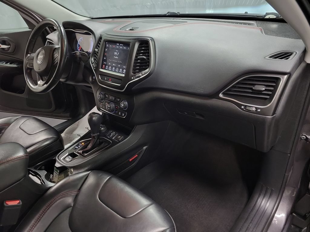 Used 2019 Jeep Cherokee Trailhawk w/ Cold Weather Group AWD/4WD image 24