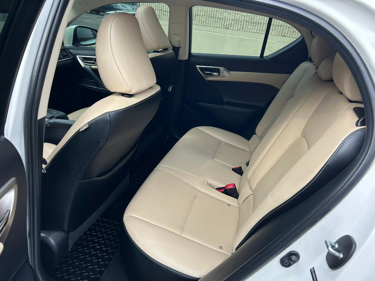 Used 2014 Lexus CT 200h FWD image 14