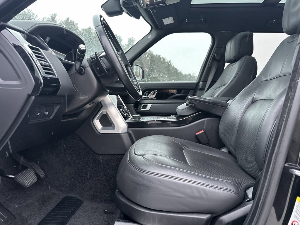 Used 2019 Land Rover Range Rover HSE image 14