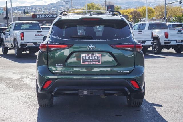 Used 2024 Toyota Highlander XLE AWD/4WD image 4