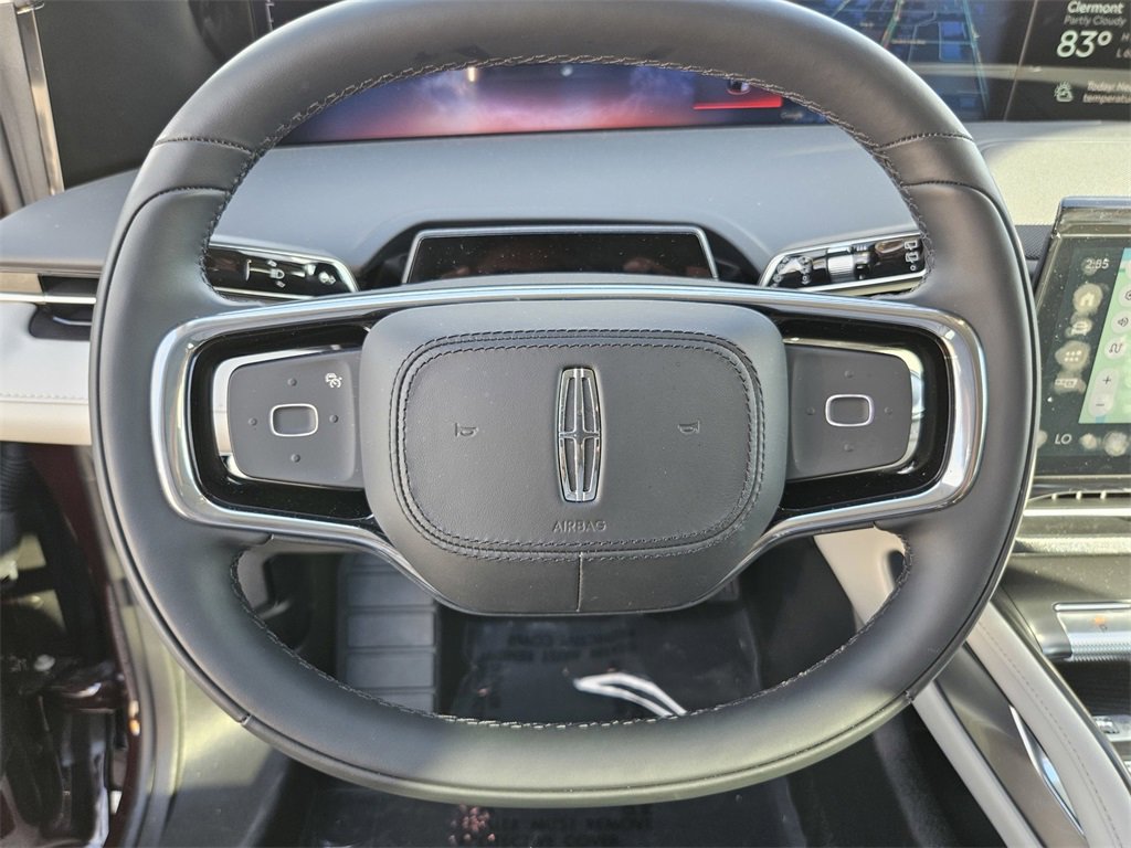 Used 2025 Lincoln Nautilus Reserve image 16