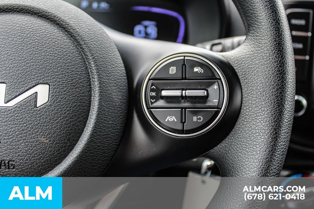 Used 2025 Kia Soul LX w/ LX Technology Package FWD image 27