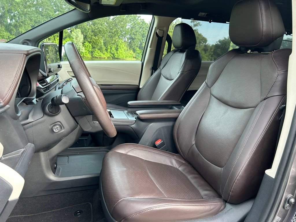 Certified 2021 Toyota Sienna Platinum FWD image 15