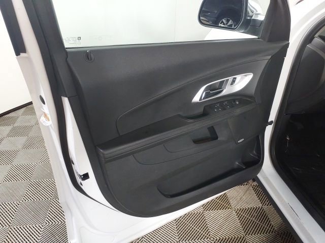 Used 2016 Chevrolet Equinox LTZ w/ Enhanced Convenience Package FWD image 17