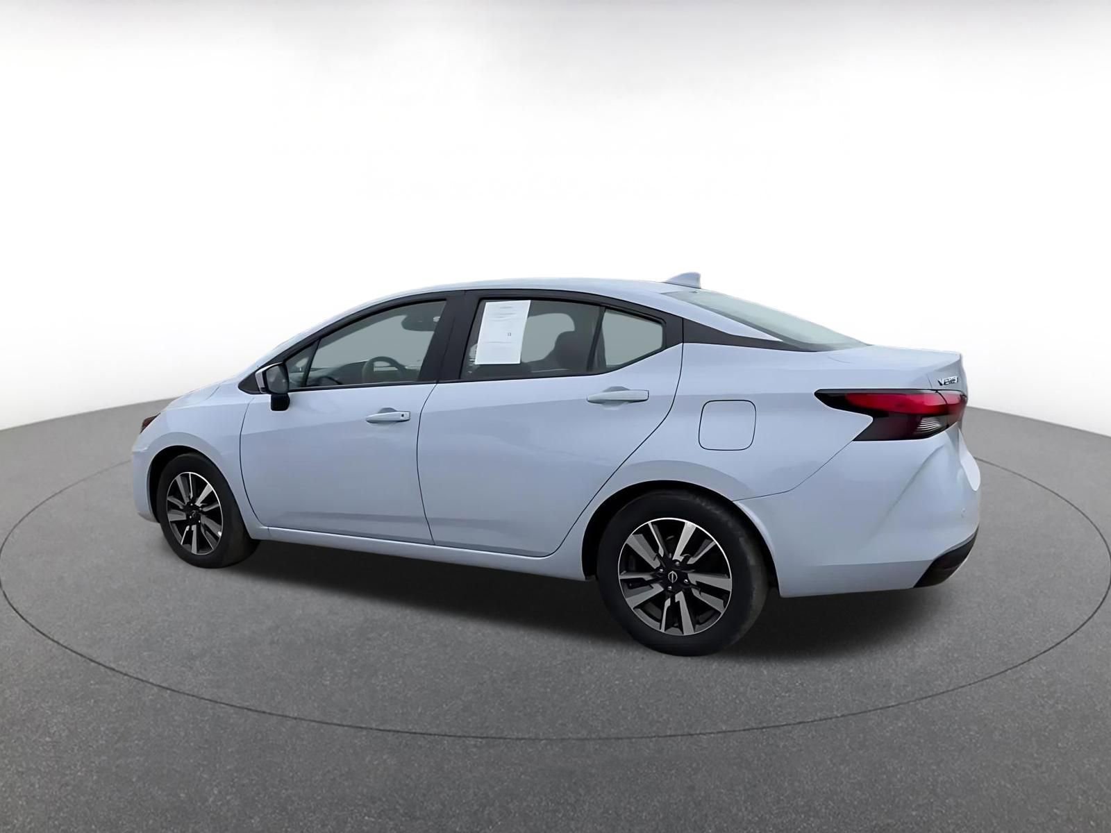 Used 2025 Nissan Versa SV FWD image 10