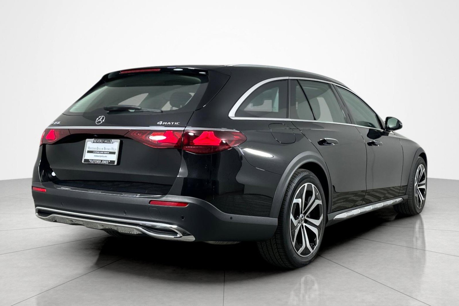 Used 2025 Mercedes-Benz E 450 4MATIC All-Terrain Wagon image 5