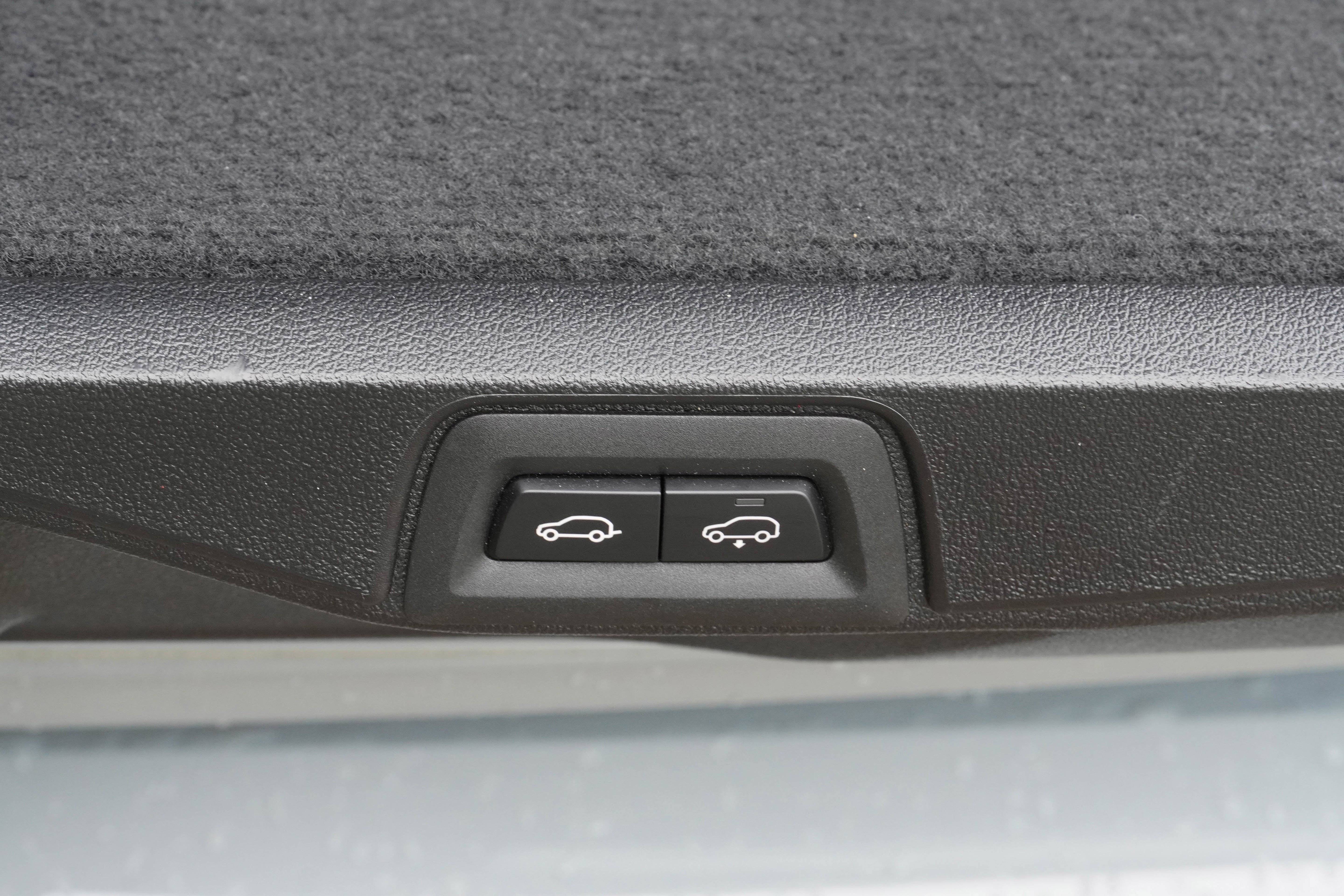 Certified 2024 BMW X7 M60i w/ Executive Package image 42