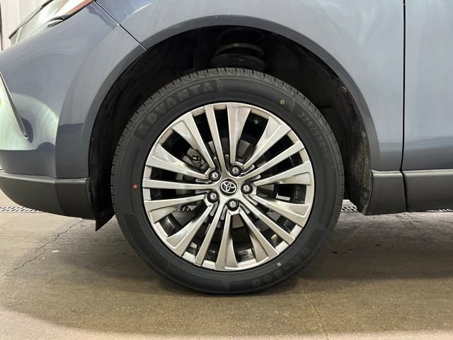 Certified 2022 Toyota Venza XLE AWD/4WD image 24