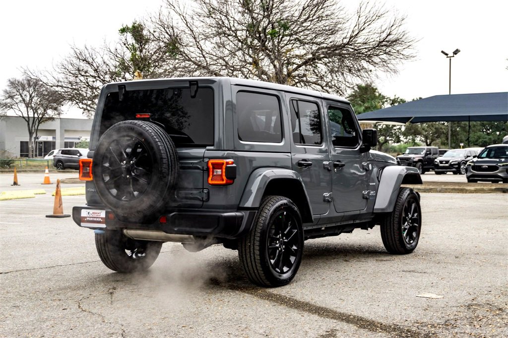 Used 2024 Jeep Wrangler Unlimited Sahara image 5