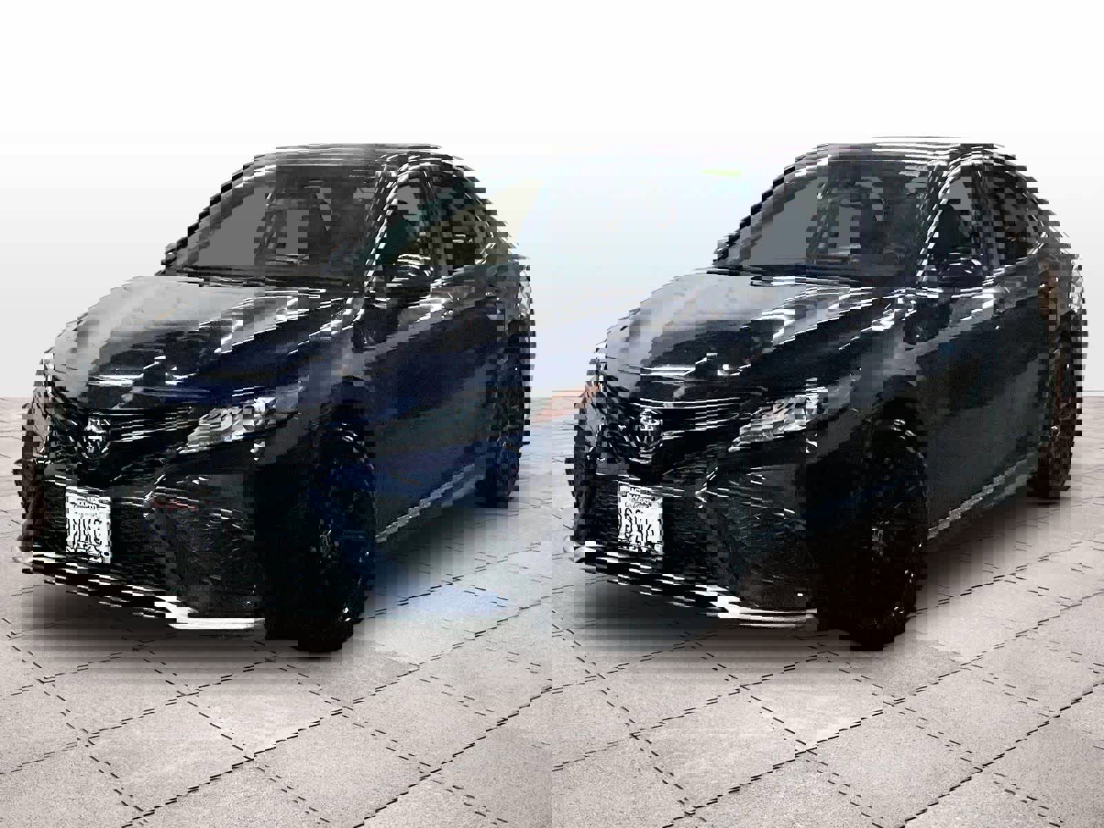 Used 2022 Toyota Camry XSE FWD image 1