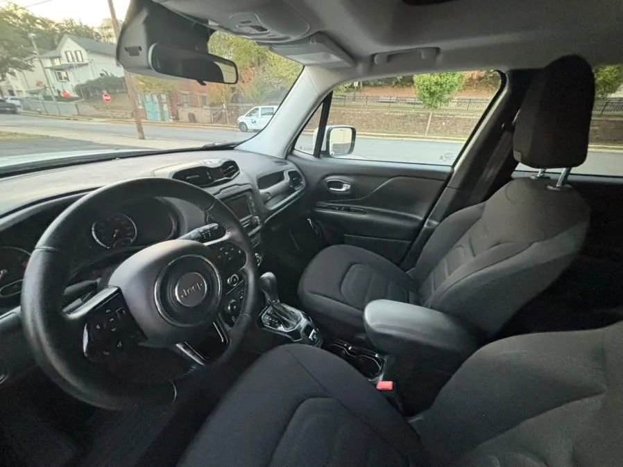 Used 2017 Jeep Renegade Altitude image 18