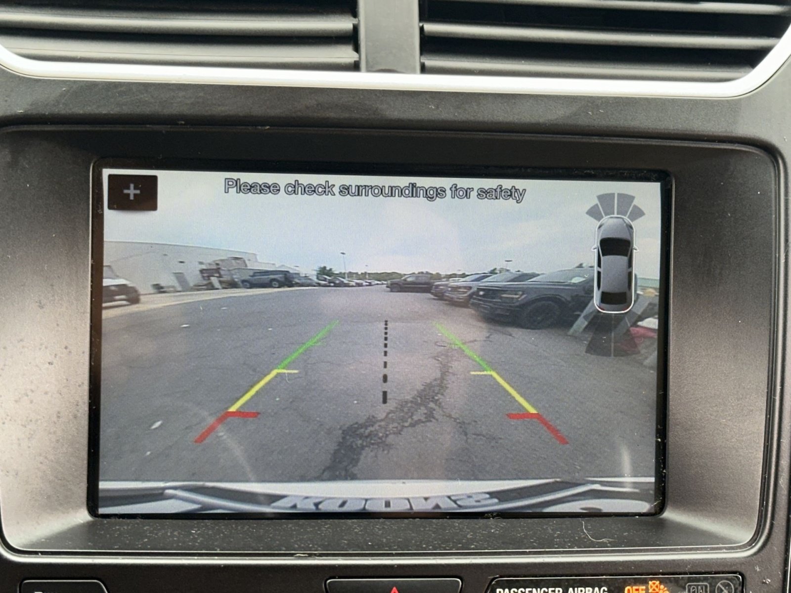 Used 2017 Ford Explorer XLT w/ Equipment Group 202A AWD/4WD image 27