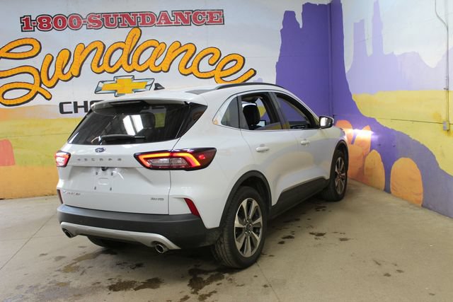 Used 2025 Ford Escape Platinum AWD/4WD image 4