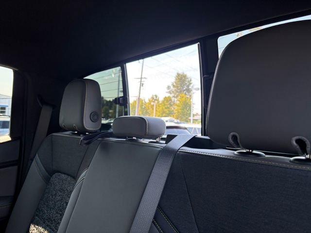 Used 2024 Chevrolet Colorado ZR2 w/ Technology Package image 25