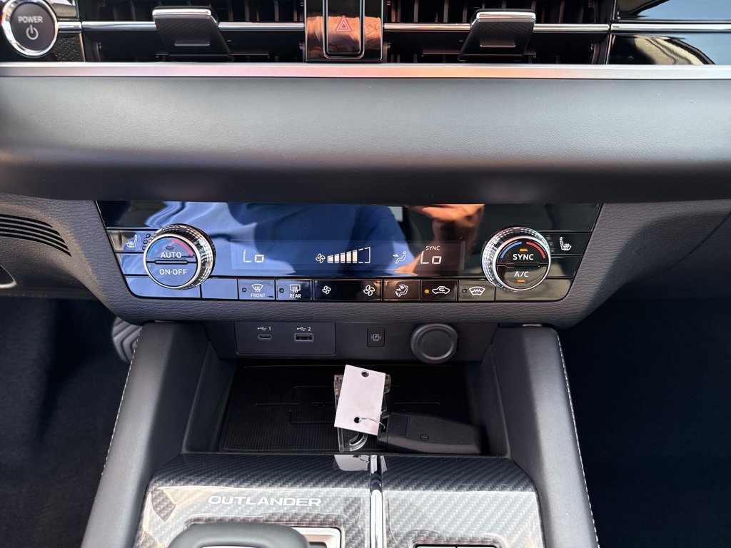 New 2025 Mitsubishi Outlander SE image 33