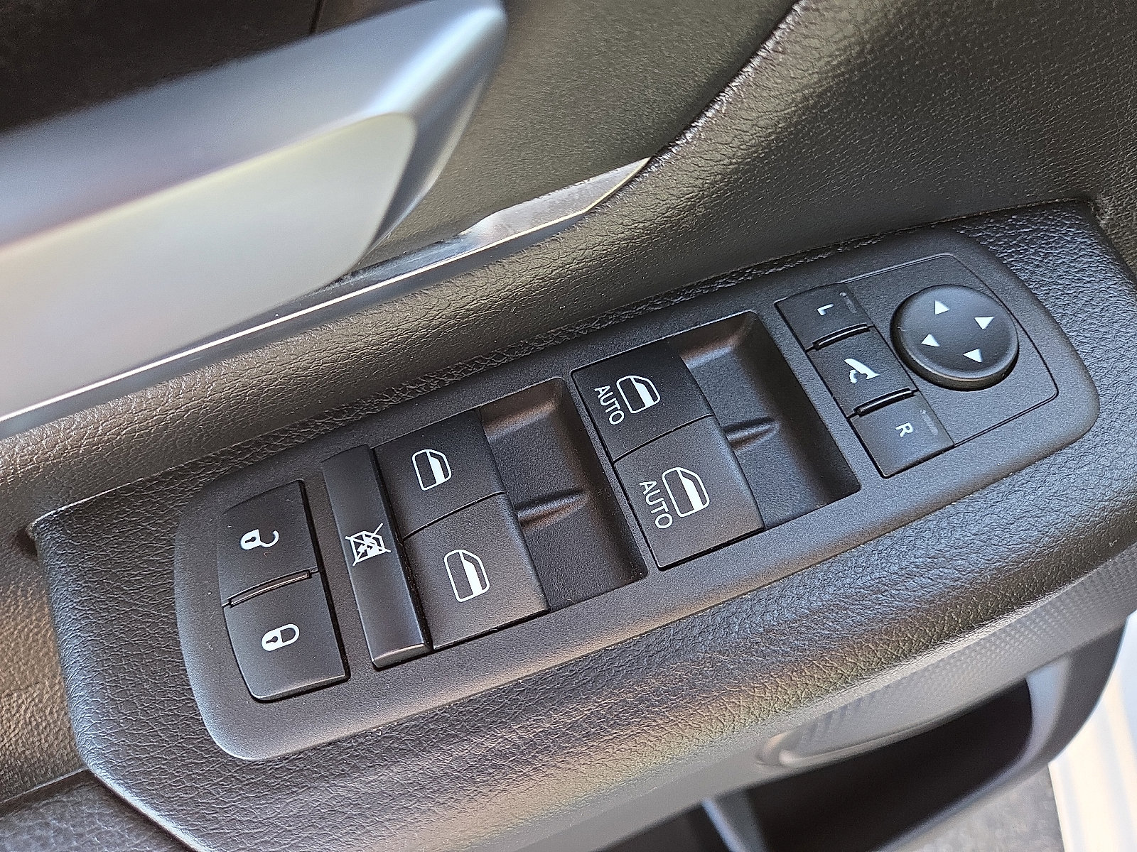 Used 2024 RAM 1500 Lone Star image 13