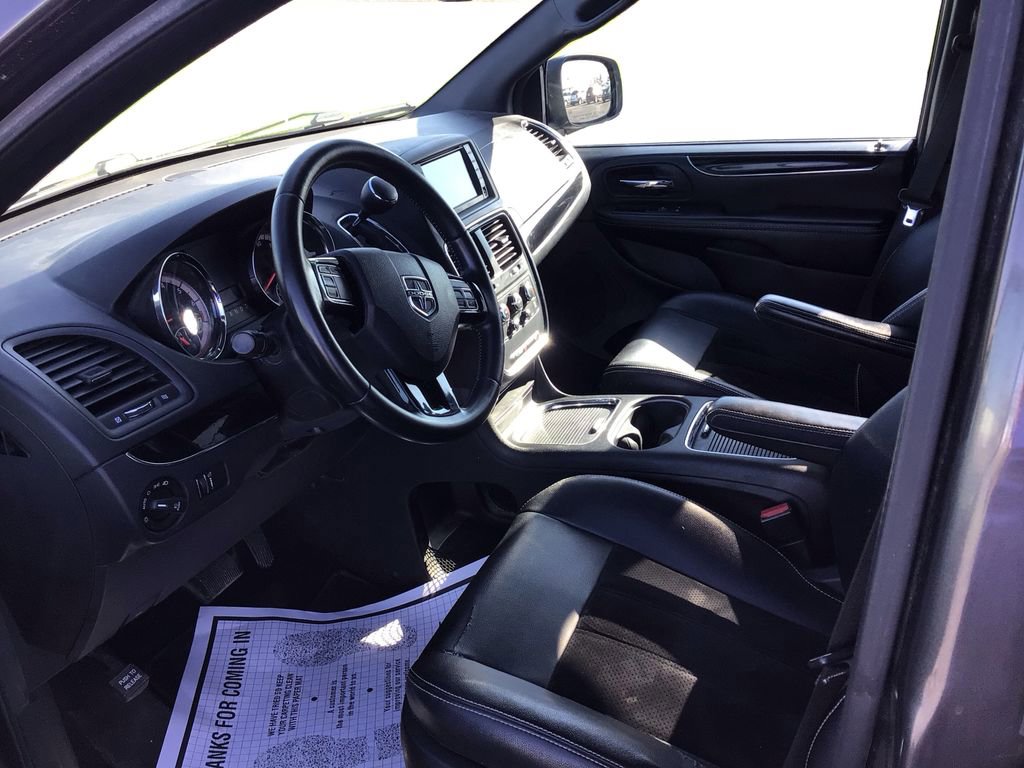 Used 2015 Dodge Grand Caravan SXT image 9