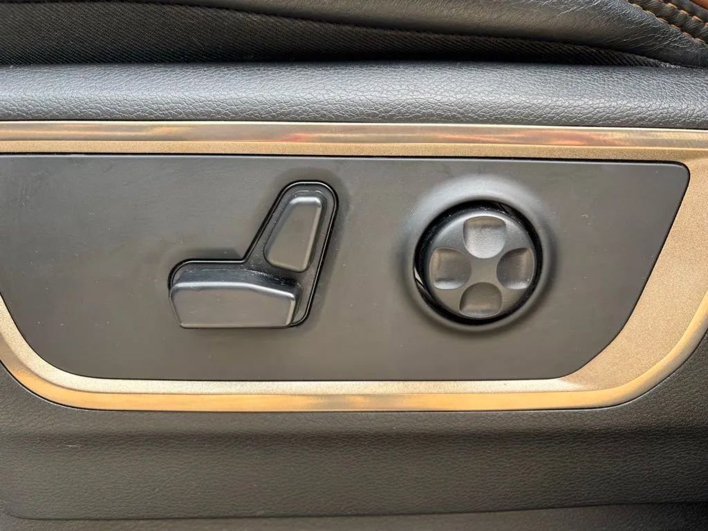 Used 2020 RAM 1500 Limited image 28