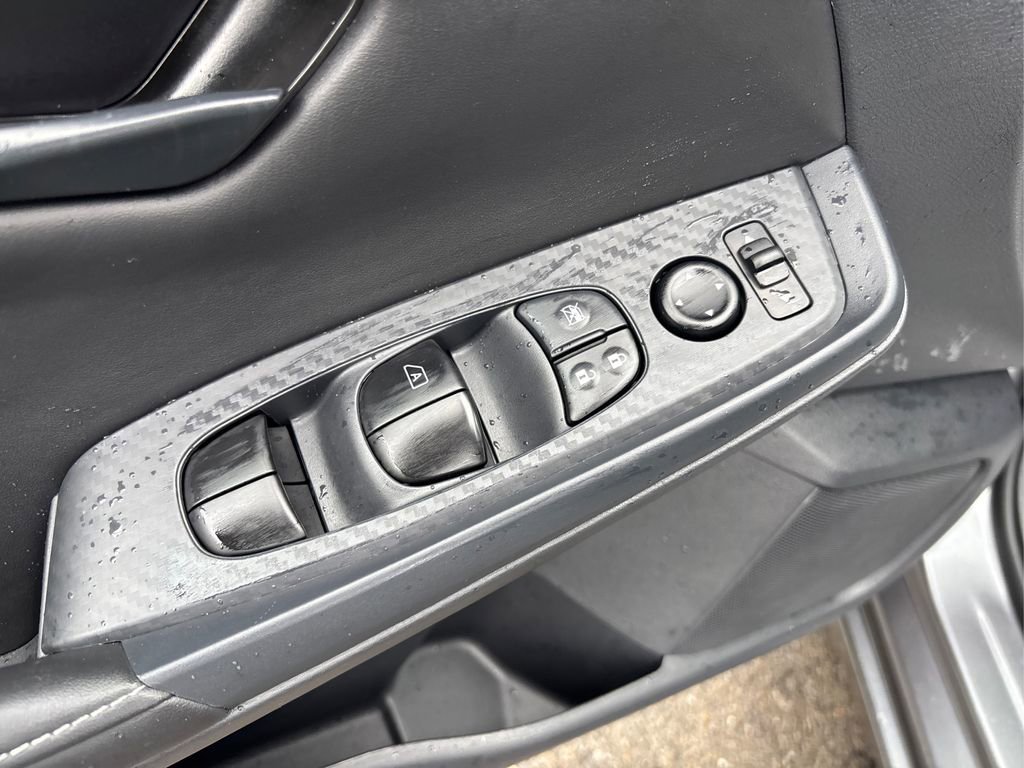 Used 2025 Nissan Sentra S image 32