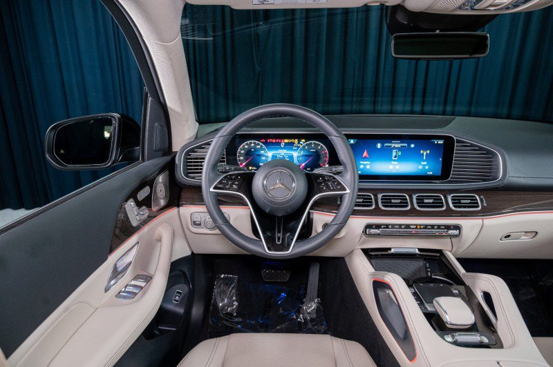 Certified 2026 Mercedes-Benz GLS 450 4MATIC image 19