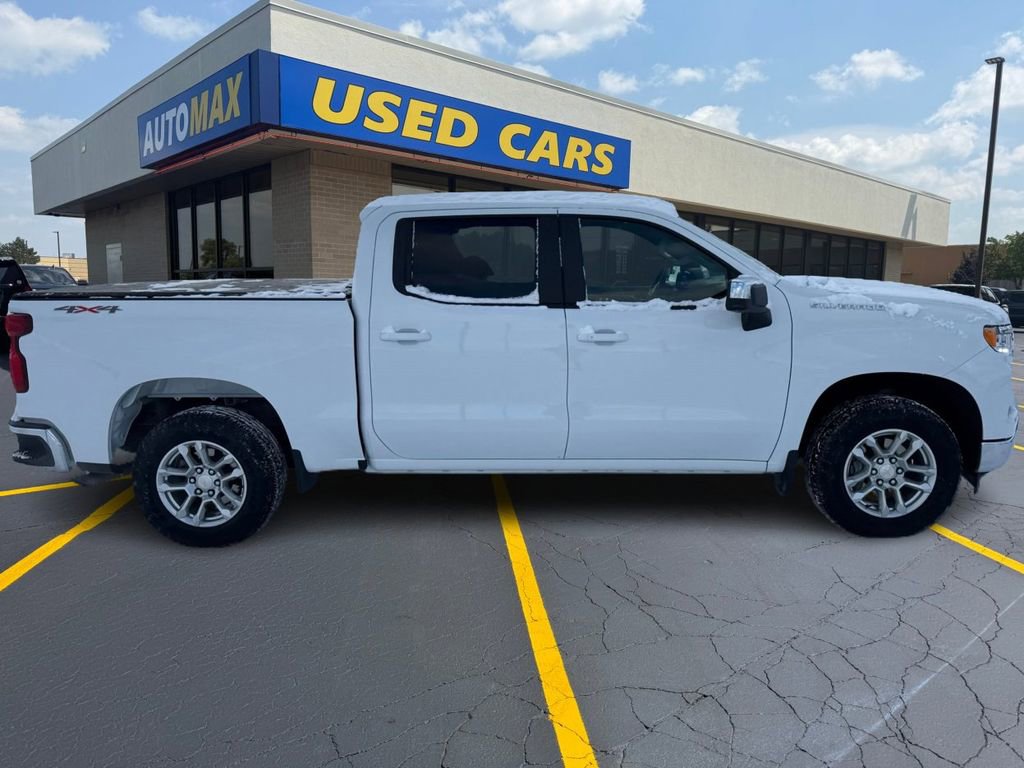 Used 2024 Chevrolet Silverado 1500 LT image 2