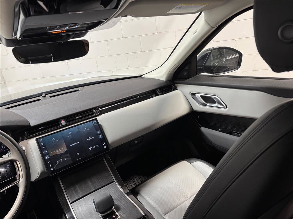 Used 2025 Land Rover Range Rover Velar Dynamic SE image 36
