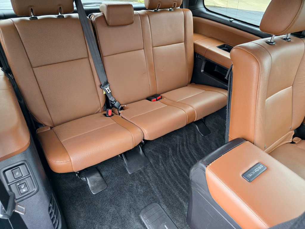Used 2018 Toyota Sequoia Platinum AWD/4WD image 25