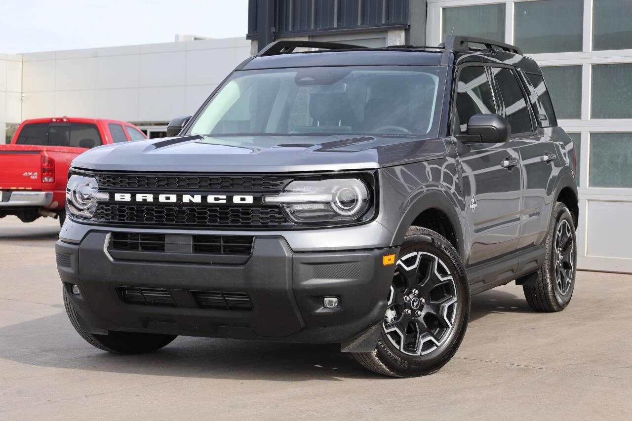 Used 2025 Ford Bronco Sport Outer Banks image 3