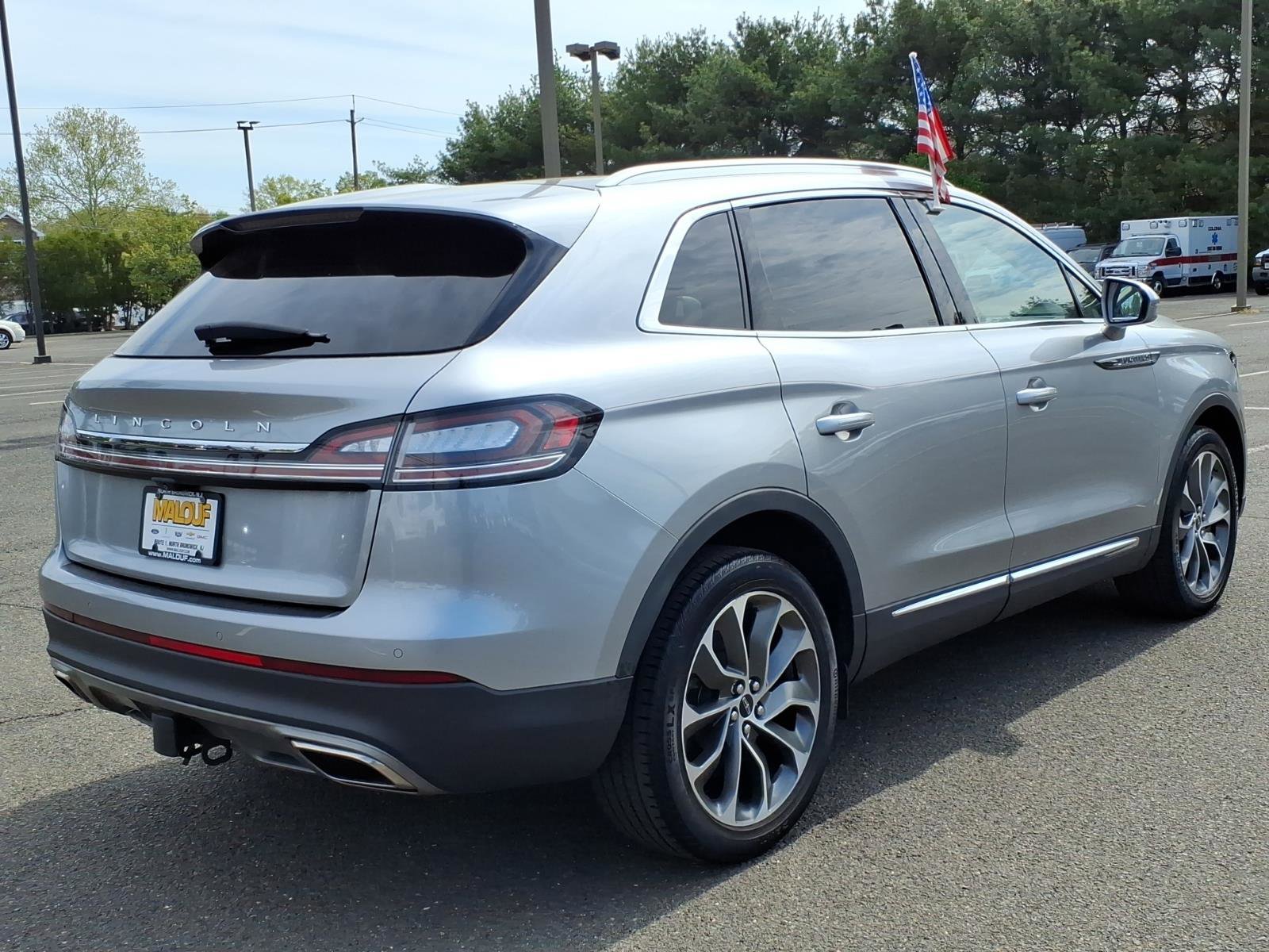 Used 2021 Lincoln Nautilus Reserve w/ Class II Trailer Tow Package AWD/4WD image 6