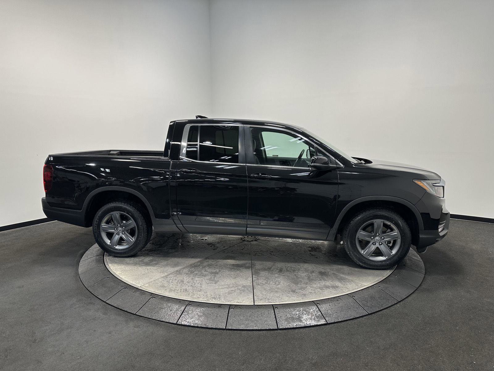 Certified 2023 Honda Ridgeline RTL image 8