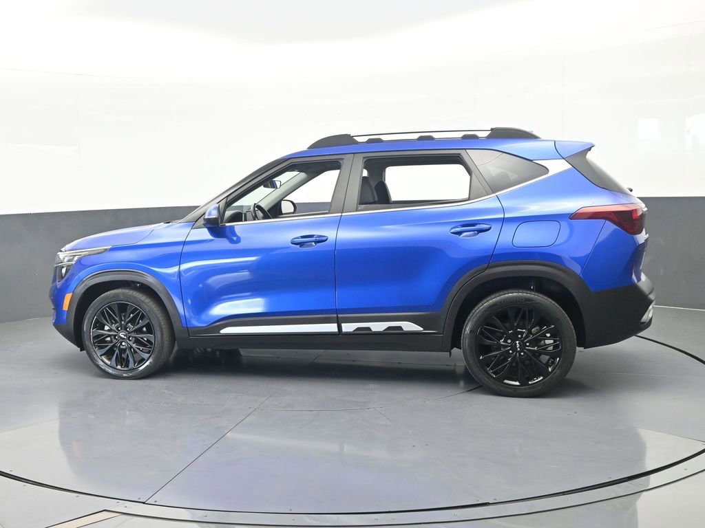 Used 2022 Kia Seltos Nightfall Edition image 3