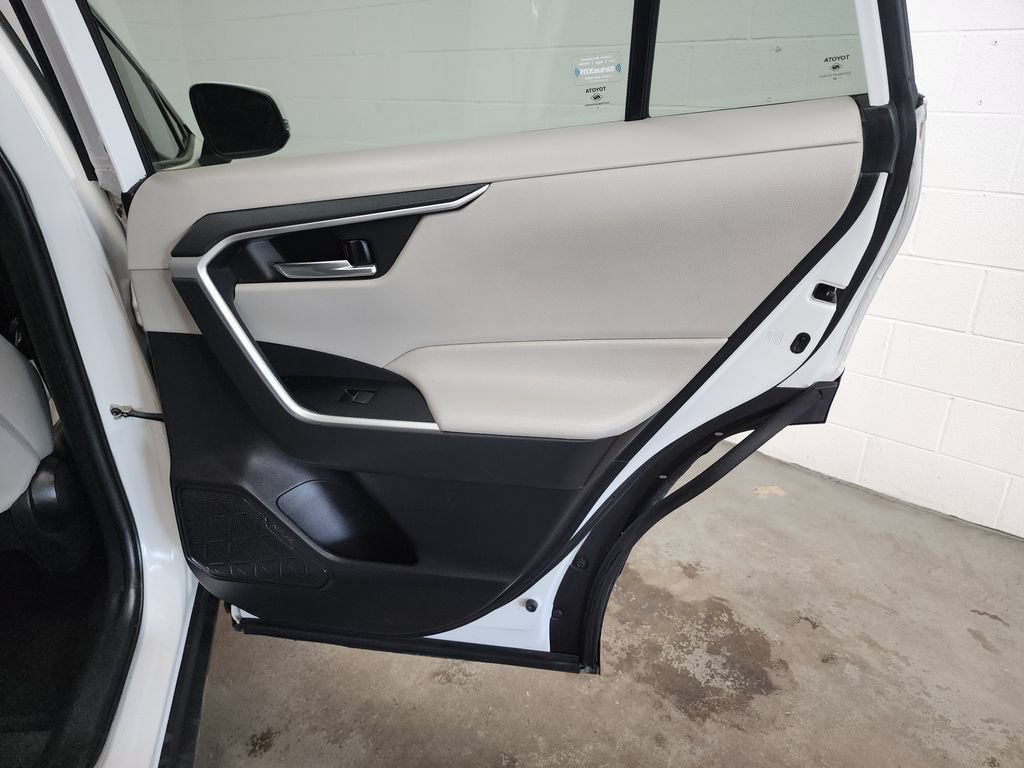 Used 2020 Toyota RAV4 XLE Premium AWD/4WD image 31