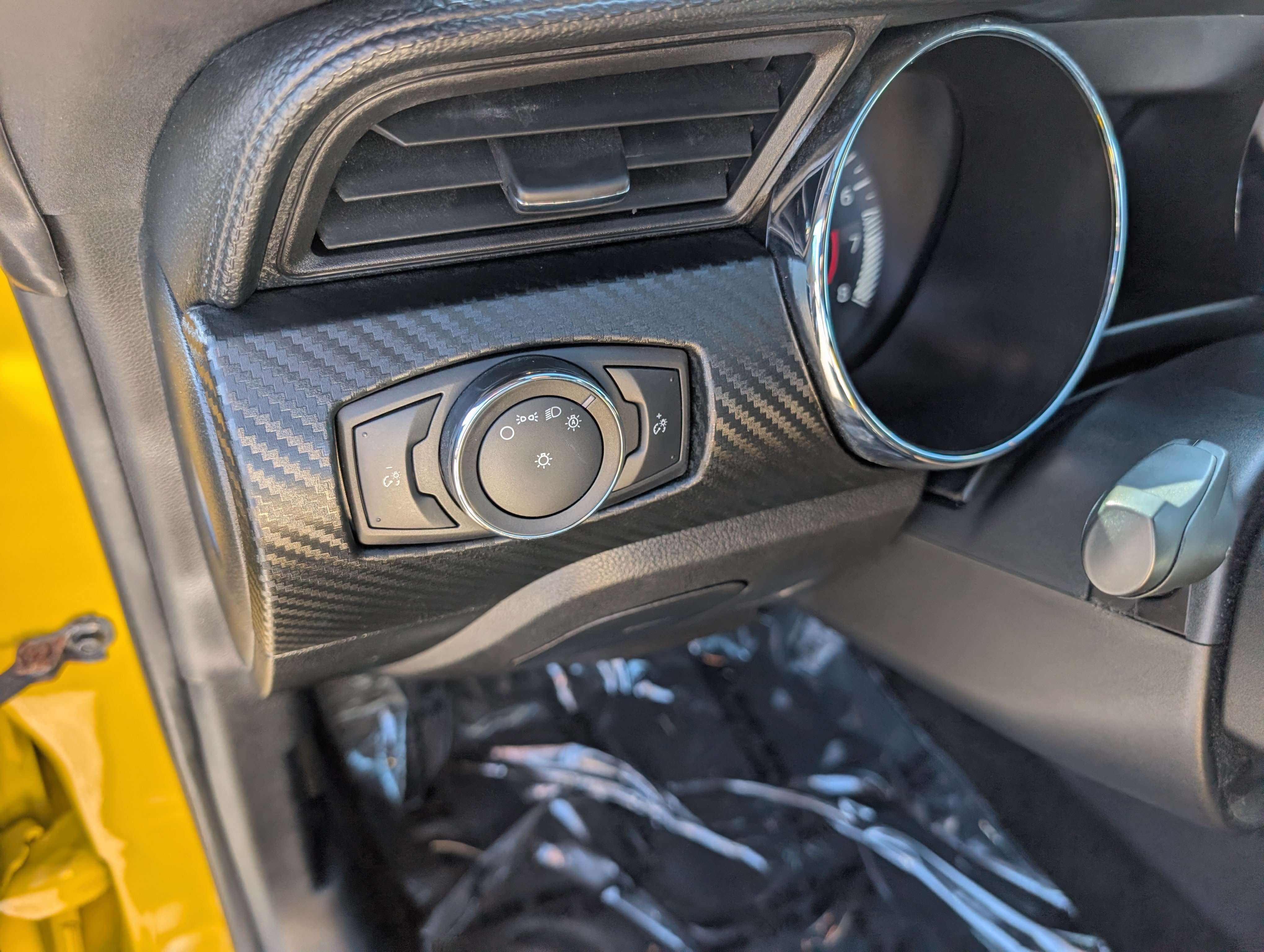 Used 2016 Ford Mustang Coupe RWD image 16