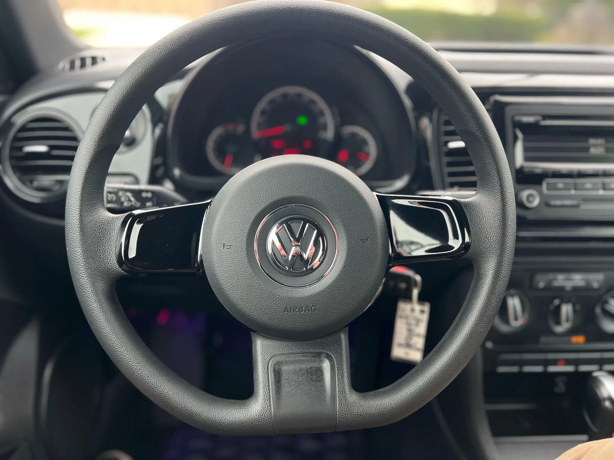 Used 2015 Volkswagen Beetle 1.8T Classic FWD image 17