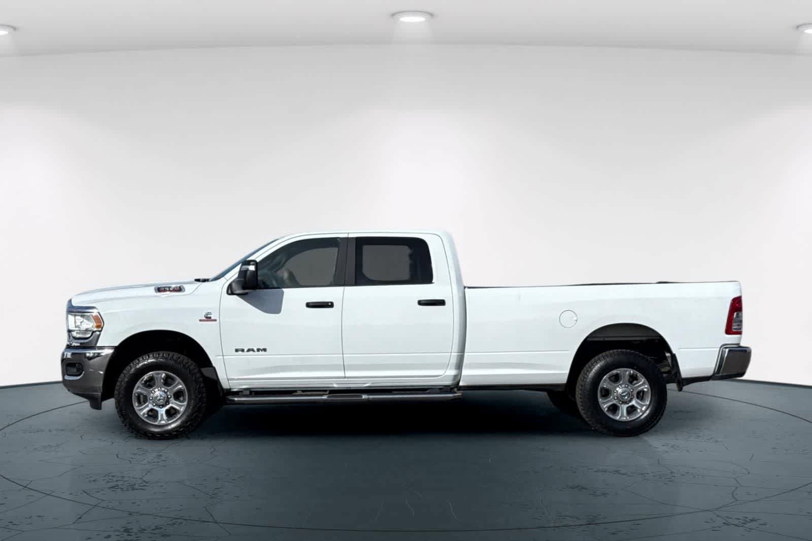 Used 2024 RAM 3500 Big Horn AWD/4WD image 9