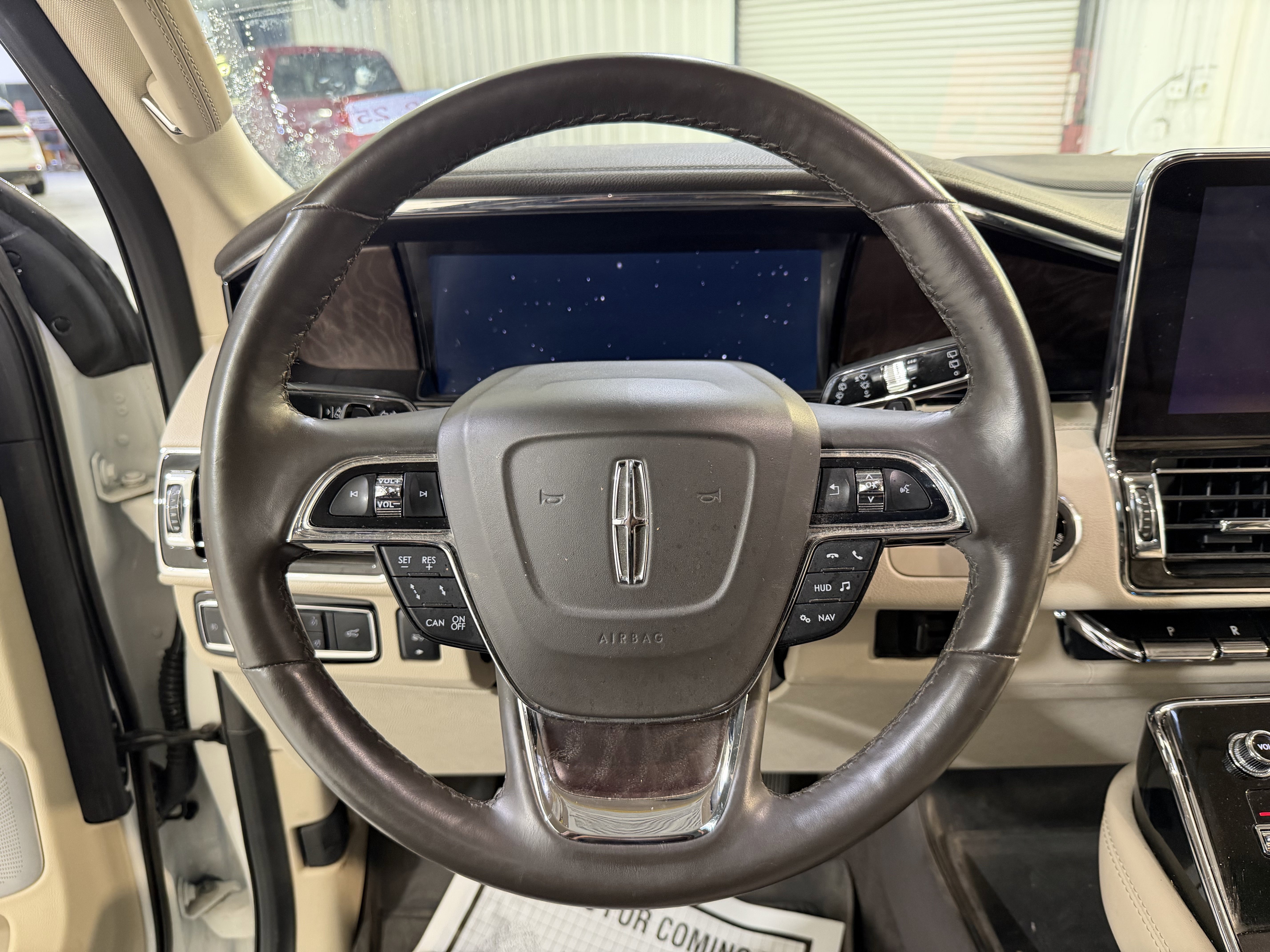 Used 2021 Lincoln Navigator Reserve image 17