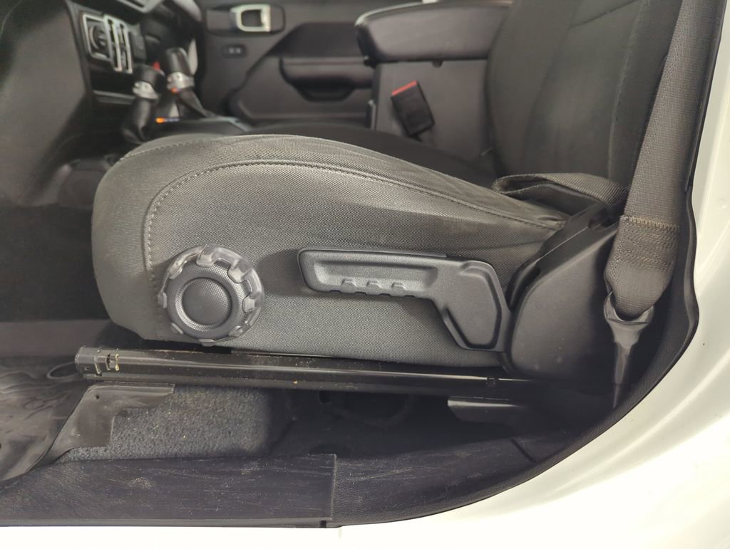 Used 2022 Jeep Gladiator Willys image 13