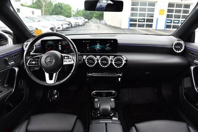 Used 2023 Mercedes-Benz CLA 250 4MATIC w/ Premium Package image 7