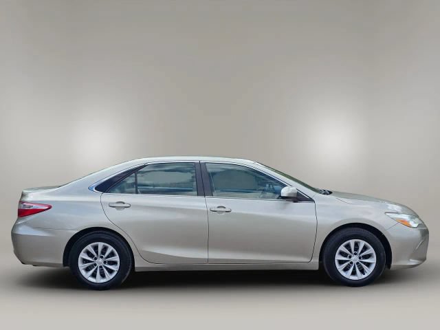 Used 2016 Toyota Camry LE FWD image 4