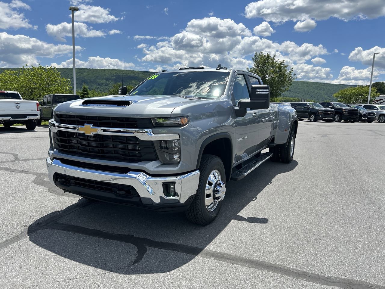 New 2026 Chevrolet Silverado 3500 LT w/ All Star Edition AWD/4WD video 3