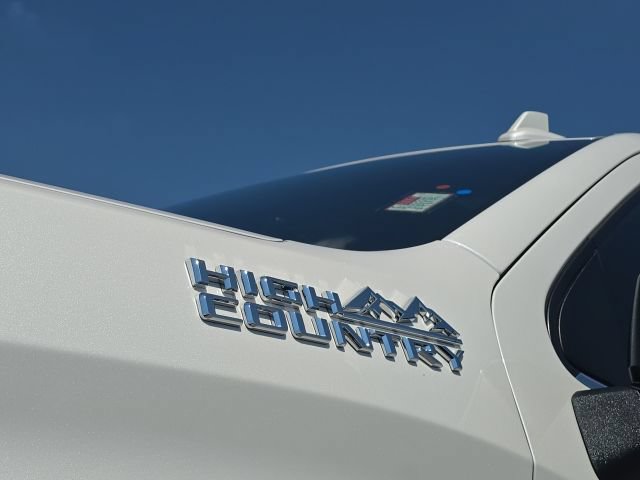 Used 2024 Chevrolet Silverado 1500 High Country w/ High Country Premium Package AWD/4WD image 9