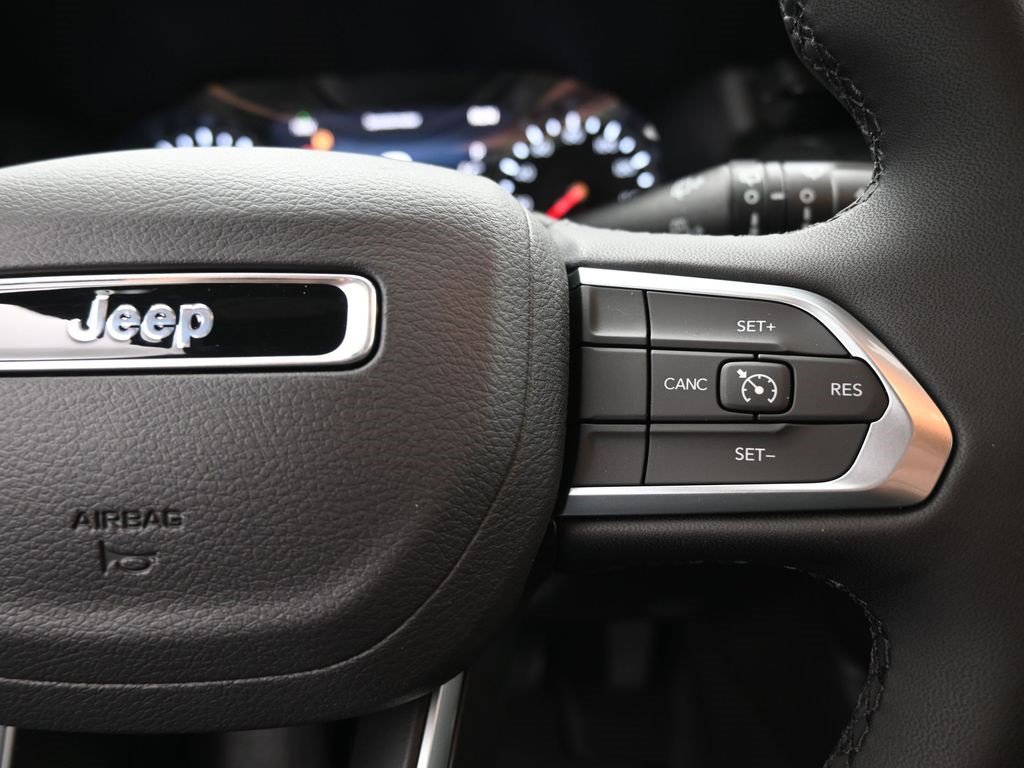 New 2026 Jeep Compass Latitude image 2