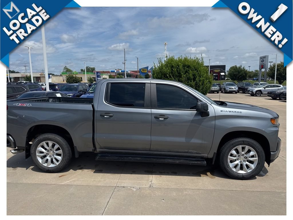 Used 2020 Chevrolet Silverado 1500 Custom w/ Custom Value Package AWD/4WD image 4